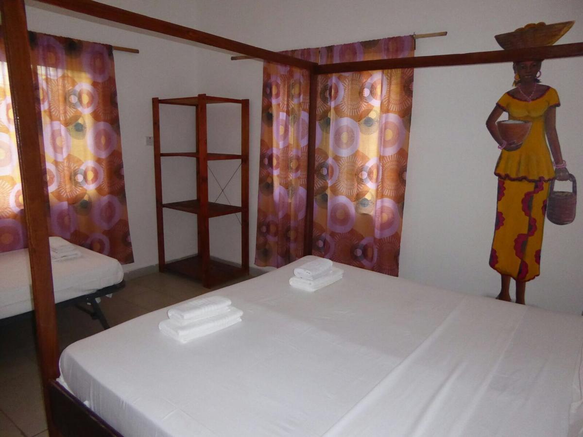 Sarawally Guesthouse Ampaya Екстериор снимка