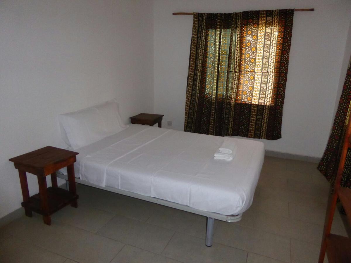 Sarawally Guesthouse Ampaya Екстериор снимка