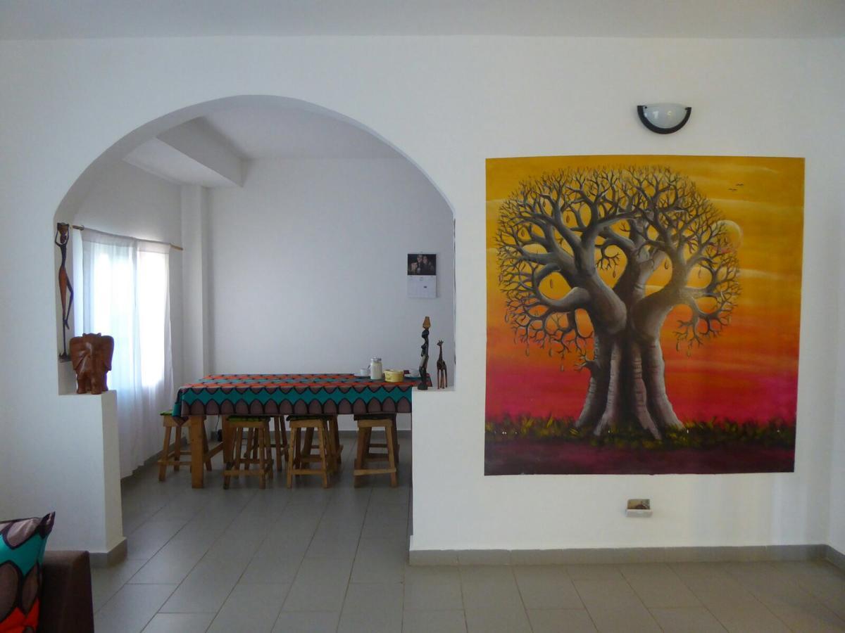 Sarawally Guesthouse Ampaya Екстериор снимка