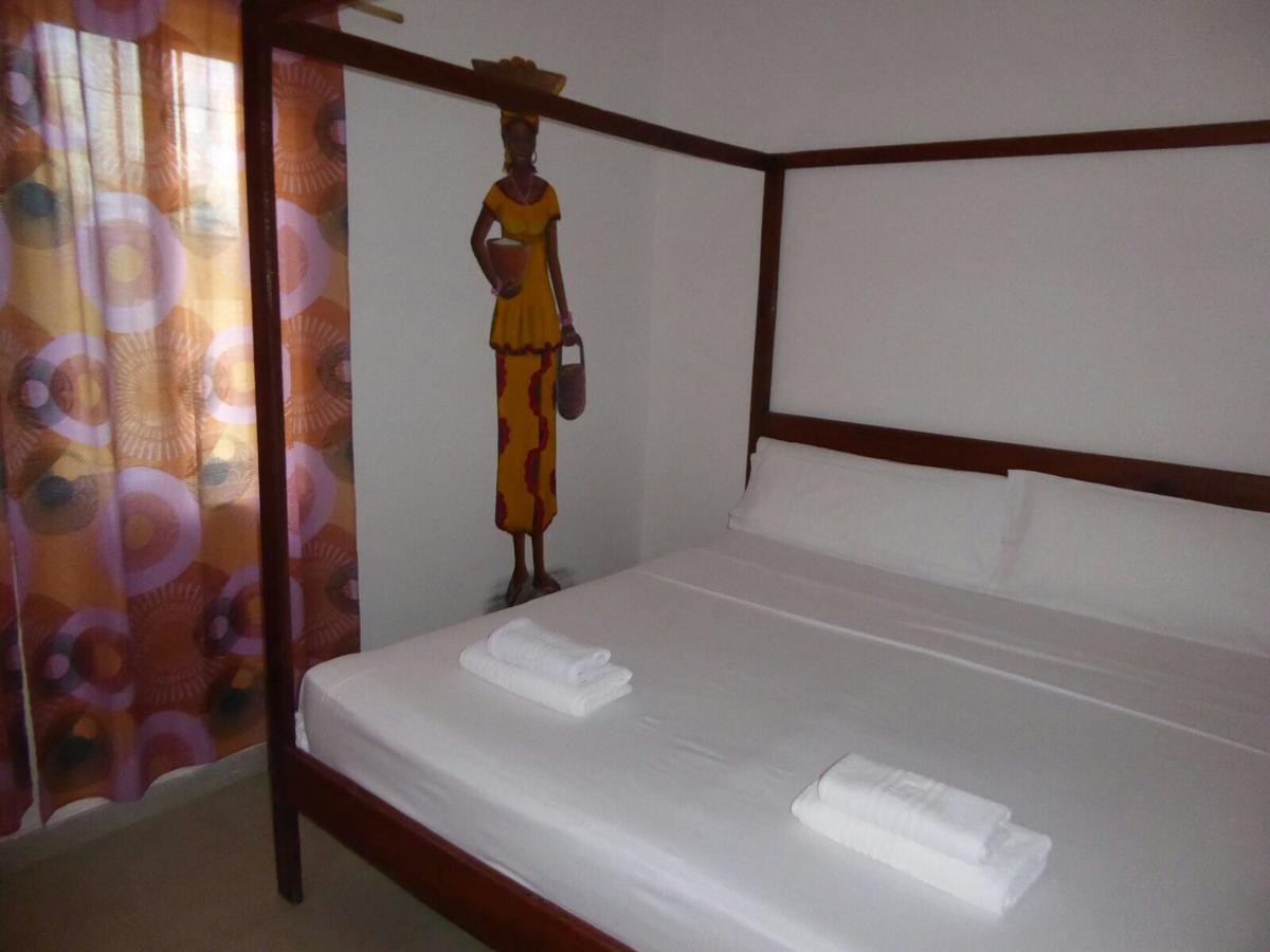 Sarawally Guesthouse Ampaya Екстериор снимка