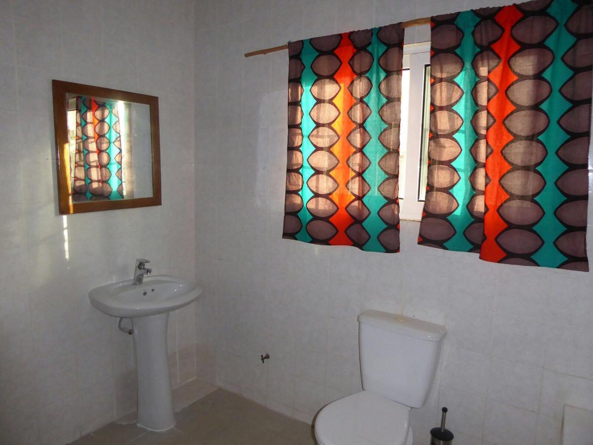 Sarawally Guesthouse Ampaya Екстериор снимка